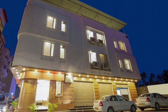 Hotel Anchal Villa By YB Hotels