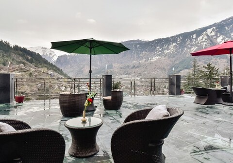 Hotel Snowcrest Manor