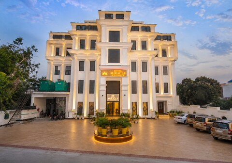 Hotel Miracle Resort