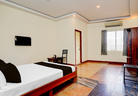 SPOT ON Sj Comforts Boarding And Lodging