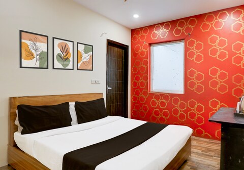 Super Hotel O S J Residency