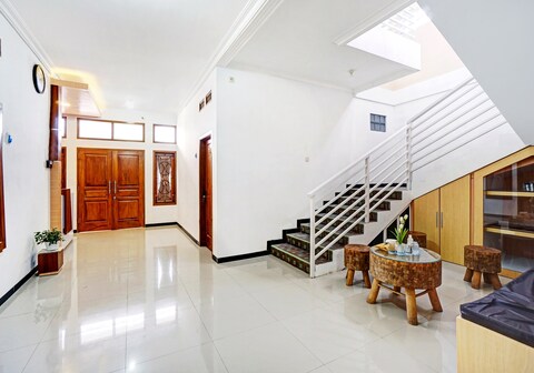 Hotel O Avisha Guest House Syariah