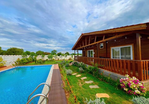 Vistara Holistays - Wooden farmhouse