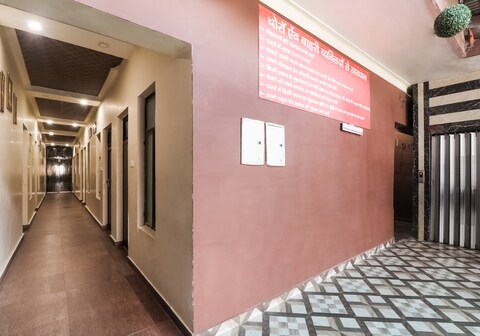 Hotel O Samrat
