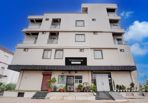 Townhouse Naya Nohra Crossway Kota Formerly Hotel Sterling