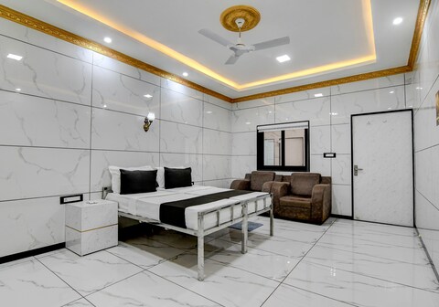 Hotel O Nilkanth Nivas