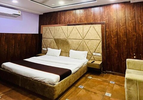 FabHotel Mannat Shalimar Bagh