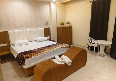 Hotel Mannat Bathinda