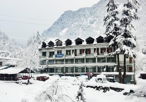 Satkar Residency - Riverside Old Manali