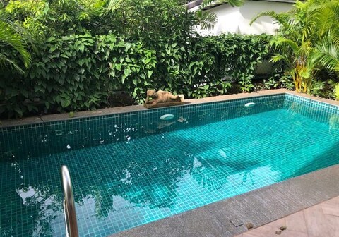 Goa Hideaway: 2BHK Luxury w/Pool