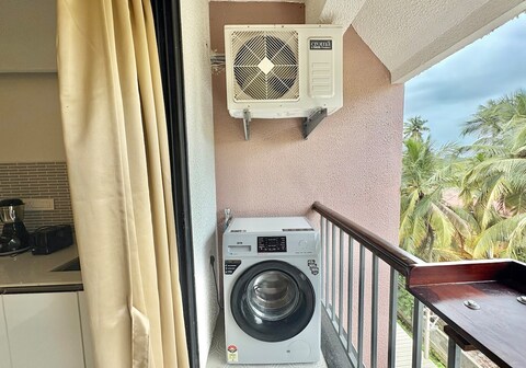 InstaWorthy Studio Walk to CandolimBeach WiFi C404