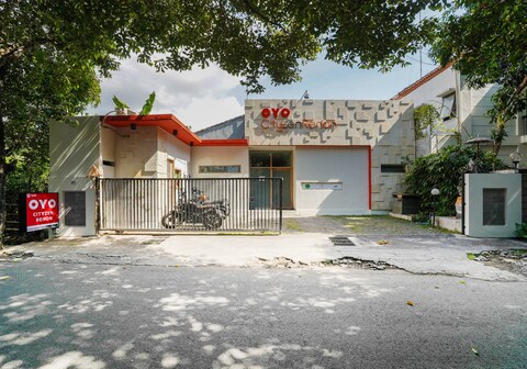 OYO 1638 Cityzen Renon Hotel