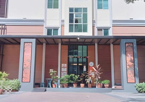 كوليكشن أو ذا بانكوك تشا تشا سويت