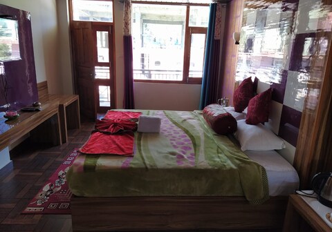 Star Galaxy Super Homestay