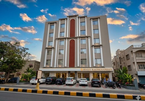 HOTEL RAGHUNANDAN