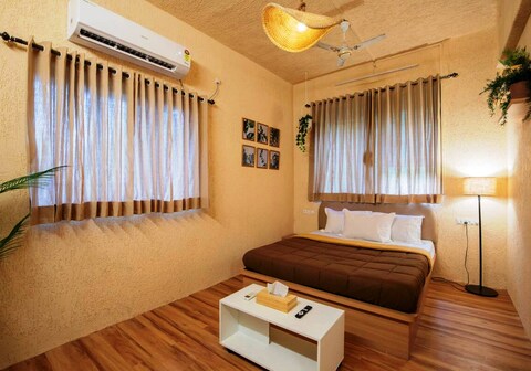 Boho House near the Sea Khar