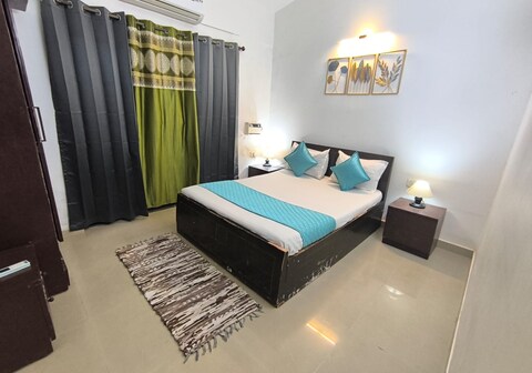 Couple Friendly 1BHK6 Goa Candolim Homestay WiFi AC Back Up
