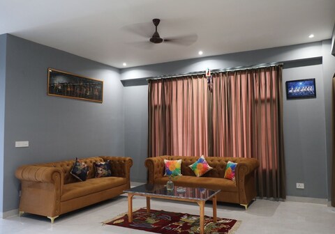 Zen Nest , Hill Crest Kasauli 2BHK