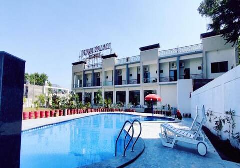 Vijaya Palace Resort