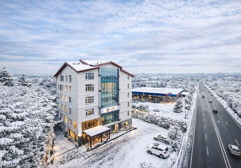 Batra Hotels & Residences (Pure Vegetarian Hotel)