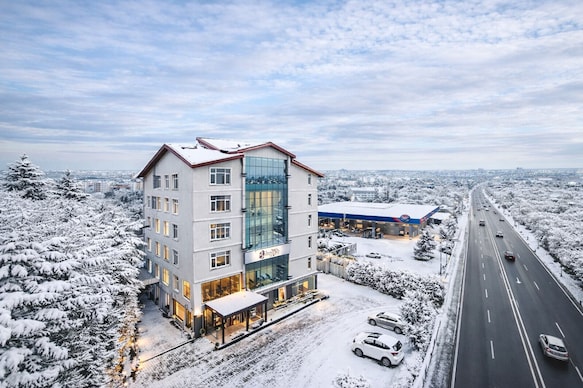 Batra Hotels & Residences (Pure Vegetarian Hotel)