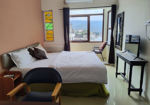 Hotel holy vibes Pushkar