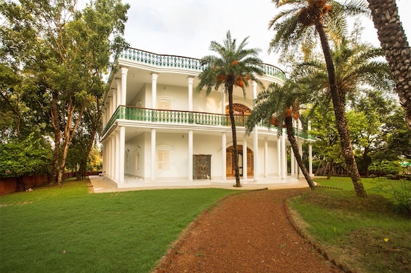 The Garden Bungalow | Rooms in a Villa