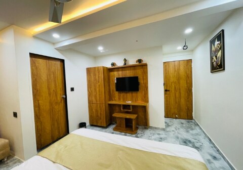Hotel Skyland navrangpura