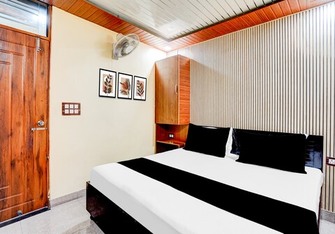 SPOT ON Hotel Doon Lotus | Iconic Rooftop Cafe | Party Hall