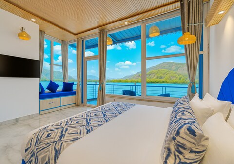 The Neeraj Ganga Cottages