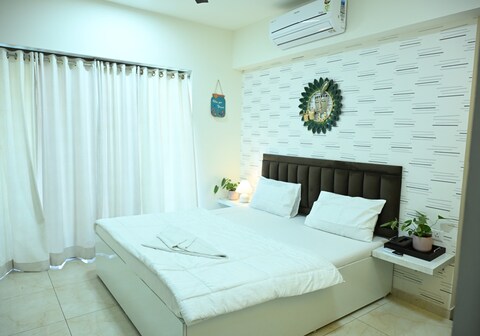 Gateway Apartments Near Western Express Highway