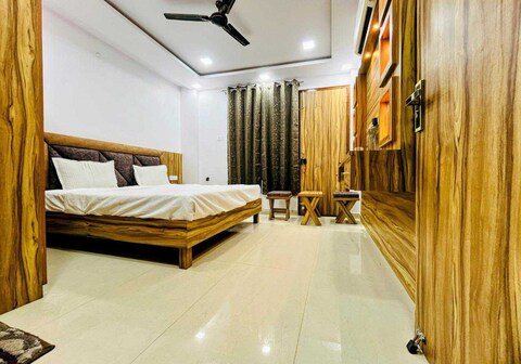 Hotel O OM SAI HOTEL