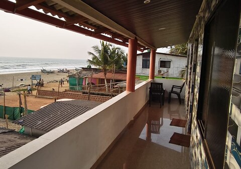 Unique See View Stay