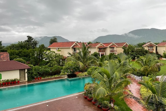 The Fern Sattva Resort - Polo Forest