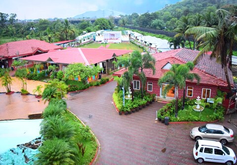 Whispering Woods Resort