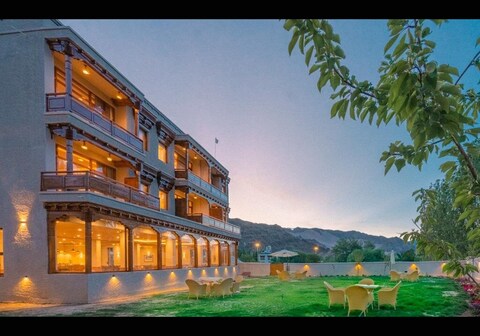 Hotel Mountain Vibes (All Weather Air Conditioned)