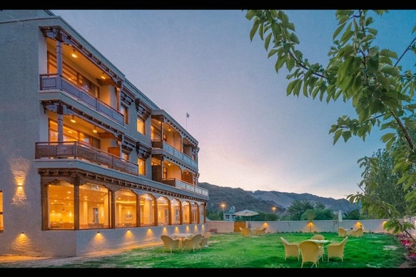 Hotel Mountain Vibes (All Weather Air Conditioned)