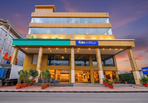 FabHotel High Rise Suites