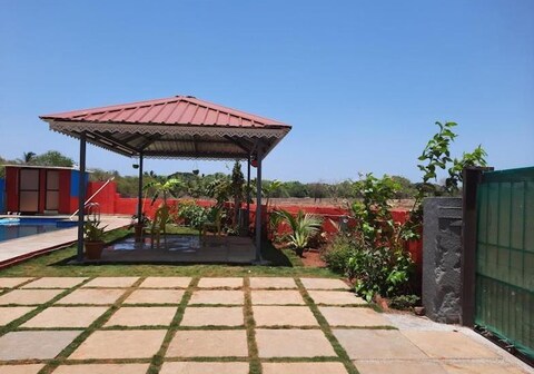 Palm Villa and Cottage