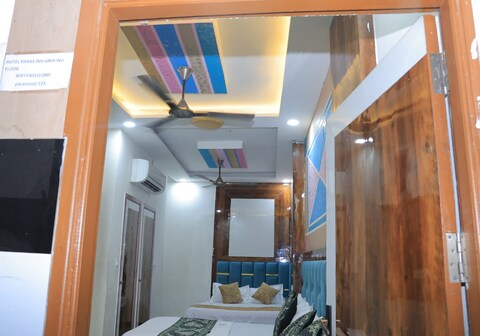 Hotel Paras Stay