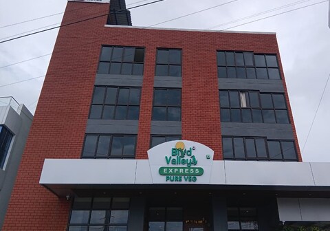 Mastiff Hotel Hinjawadi Pune