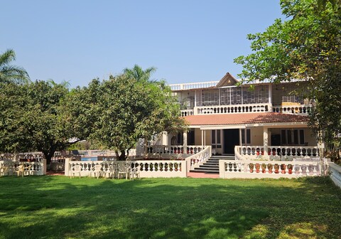 M.G Farmhouse-Retreat