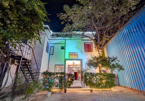 Hotel Sarvwaya inn, Saket