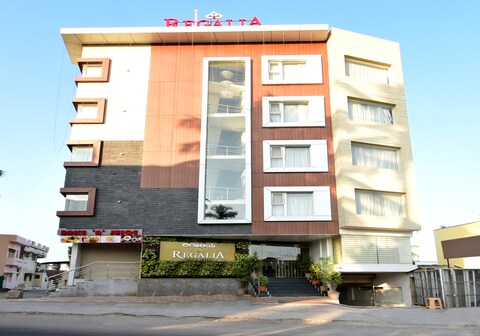 Regalia Inn & Suites