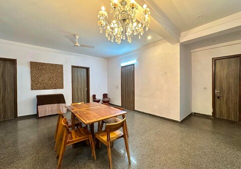 3 BHK entire villa for house parties in sec 38 ggn