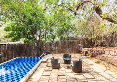 Lakeside Boheme Inn | Rooms & Tents