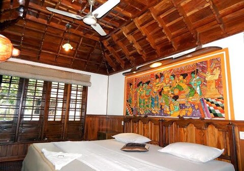 ECO TRAILS-Premium Catagory Houseboat