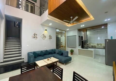 5BHK Spacious Social Villa nr Phoenix Mall