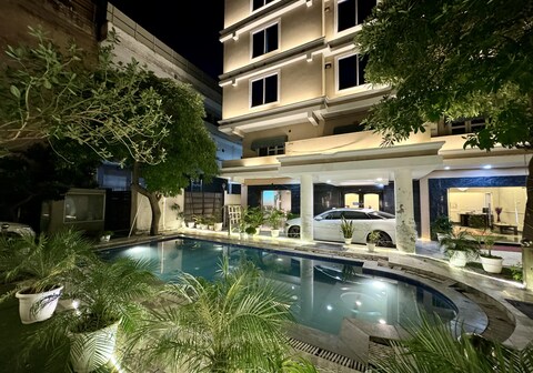 V Hotel The Grand Shoba@ Delhi Airport