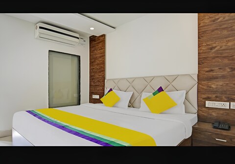 Hotel LEO